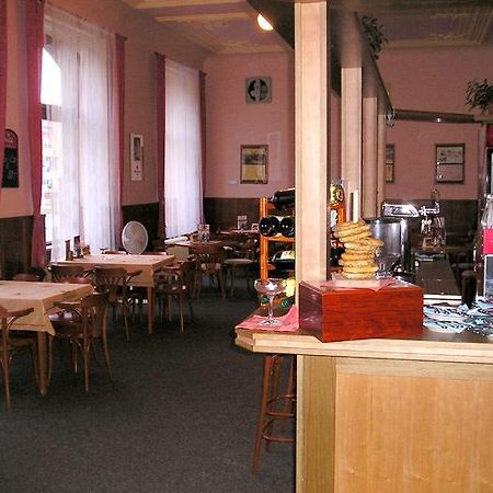 Hotel Dvorak Chrast 外观 照片