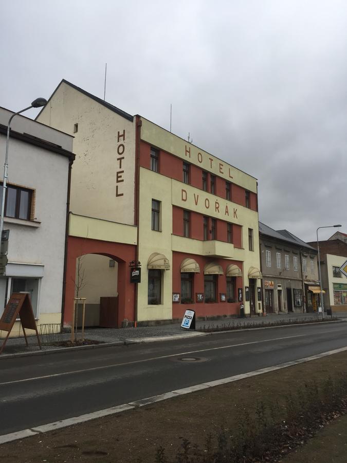 Hotel Dvorak Chrast 外观 照片