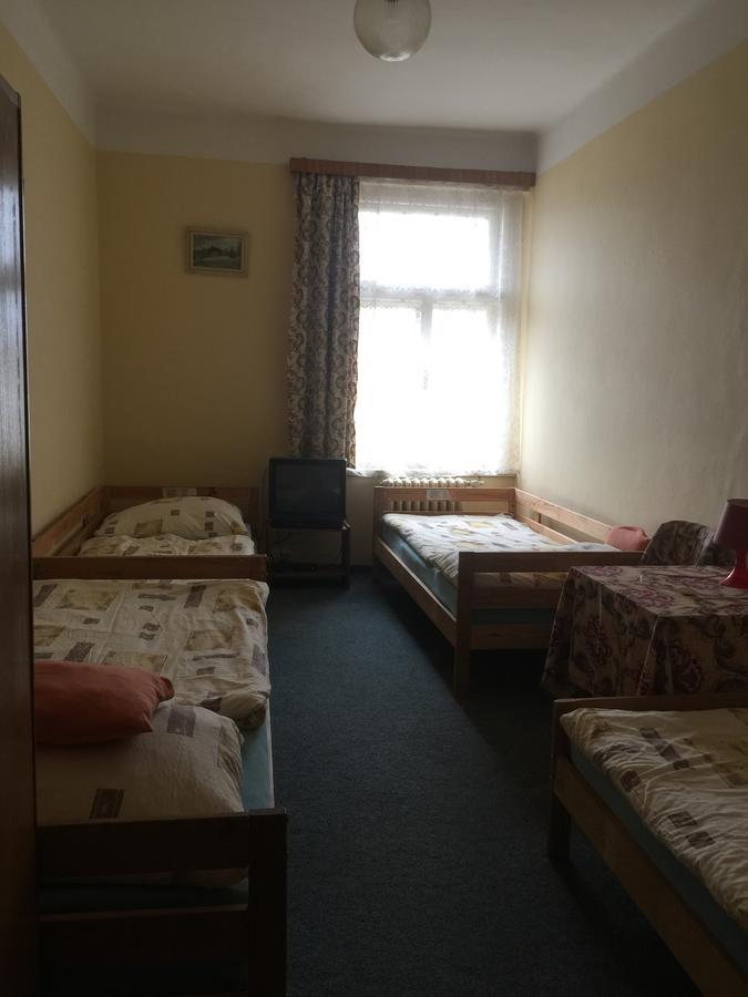 Hotel Dvorak Chrast 外观 照片