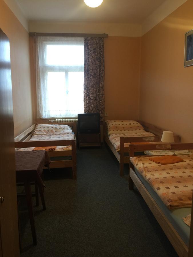Hotel Dvorak Chrast 外观 照片